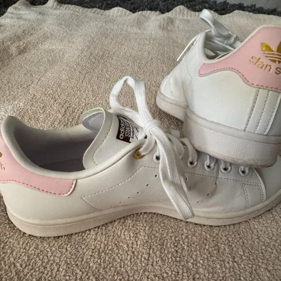Iconic Stan Smith Sneakers – Pink, Size 8, Lightly Worn, No box, so comfy! - Picture 5 of 5